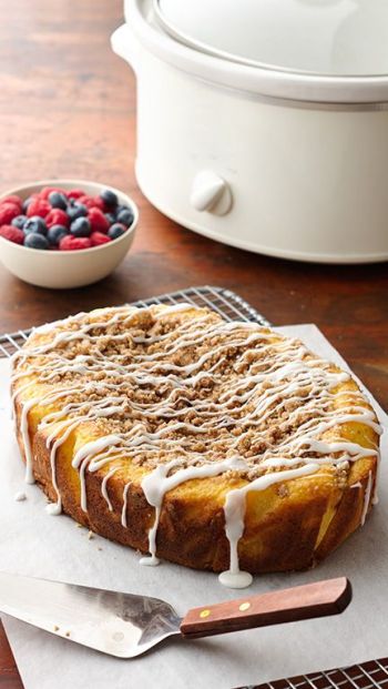 Slow Cooker Crumb Coffee Cake | Slow Cooker Dessert Recipes