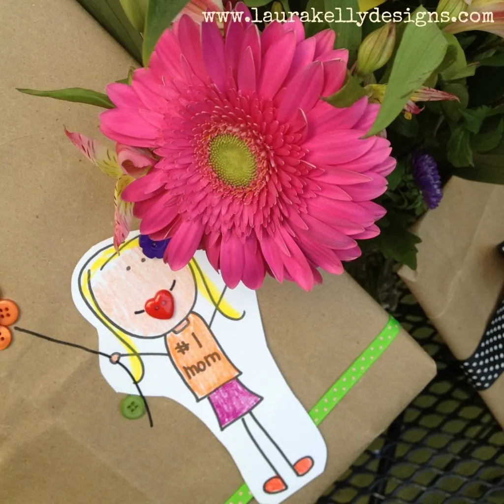 Looking for that perfect Mother's Day gift? Check out these 25 pretty Mother's Day Crafts for Kids. They are also great crafts and gifts to make as Christmas and birthday presents for women.