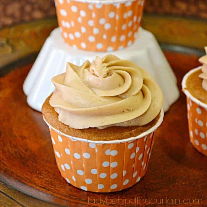 apple cider maple spice cupcakes