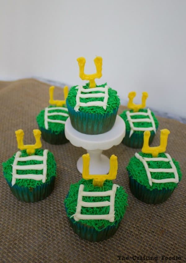 Goal Post Cupcakes