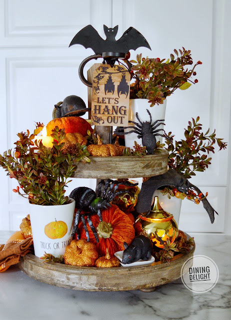 Halloween%2BDecor%2Bon%2BTiered%2BTray