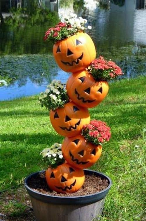 Tipsy Pumpkins yard decor for fall