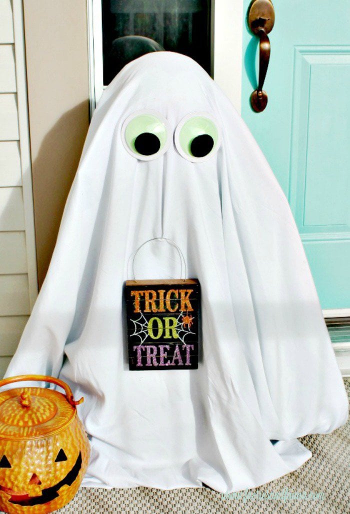 Trick or Treat Halloween Ghost 700