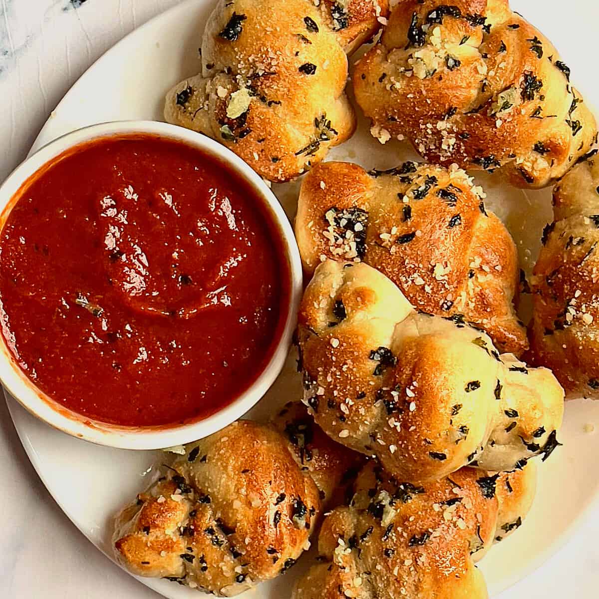 easy garlic knots image