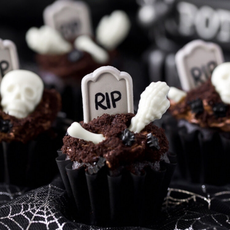 graveyard tombstone cupcakes