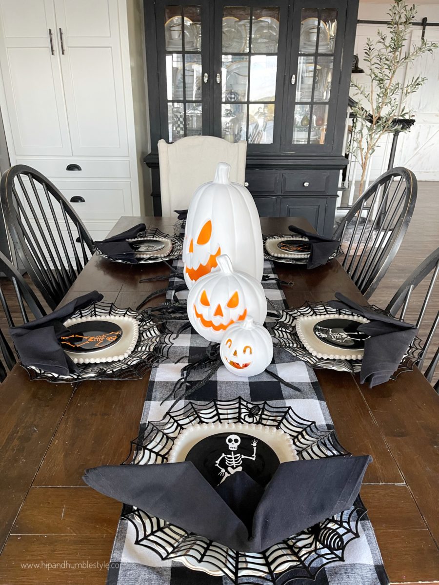 halloween table 21 3 scaled