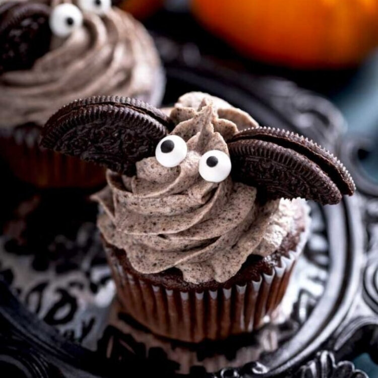 oreo bat cupcakes