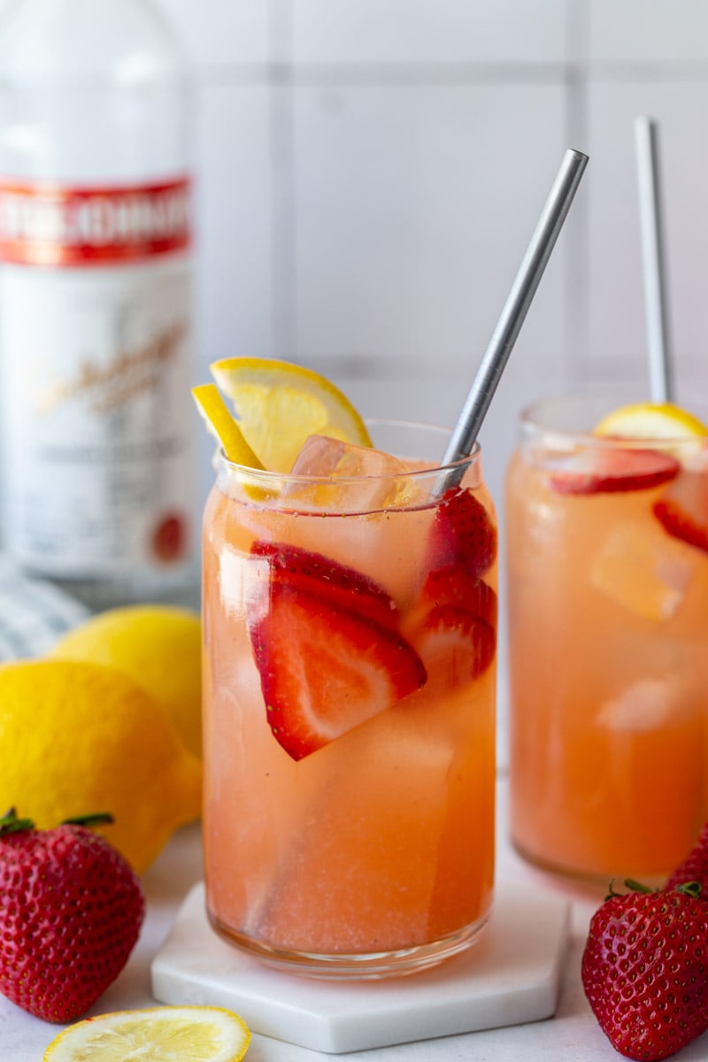 strawberry lemonade vodka 4